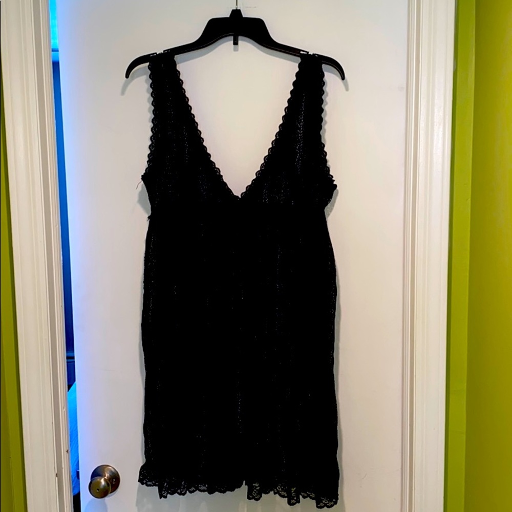 Black night gown
